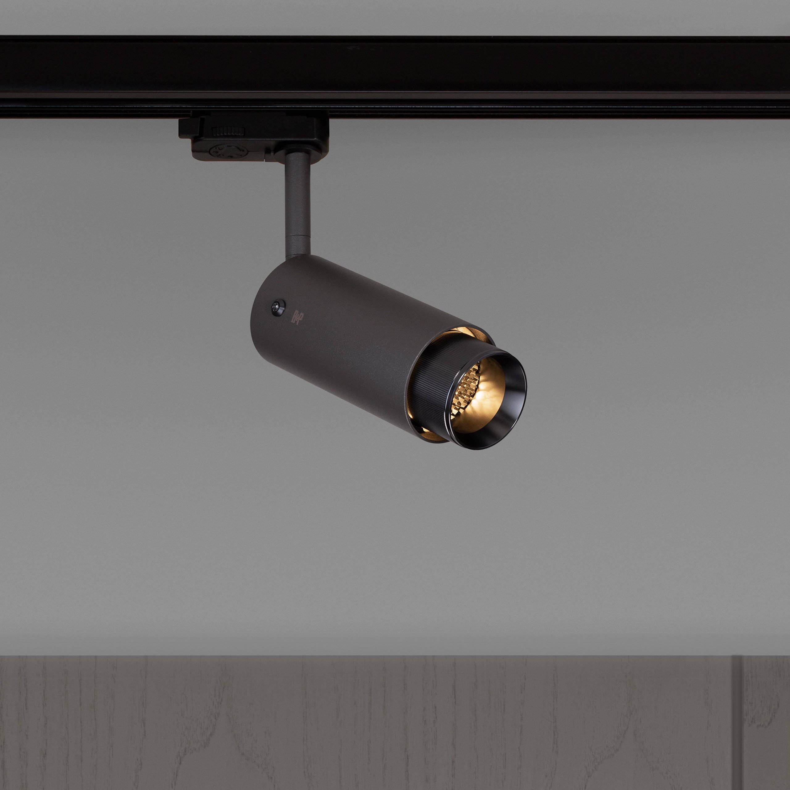EXHAUST TRACK / LINEAR / GRAPHITE / GUN METAL