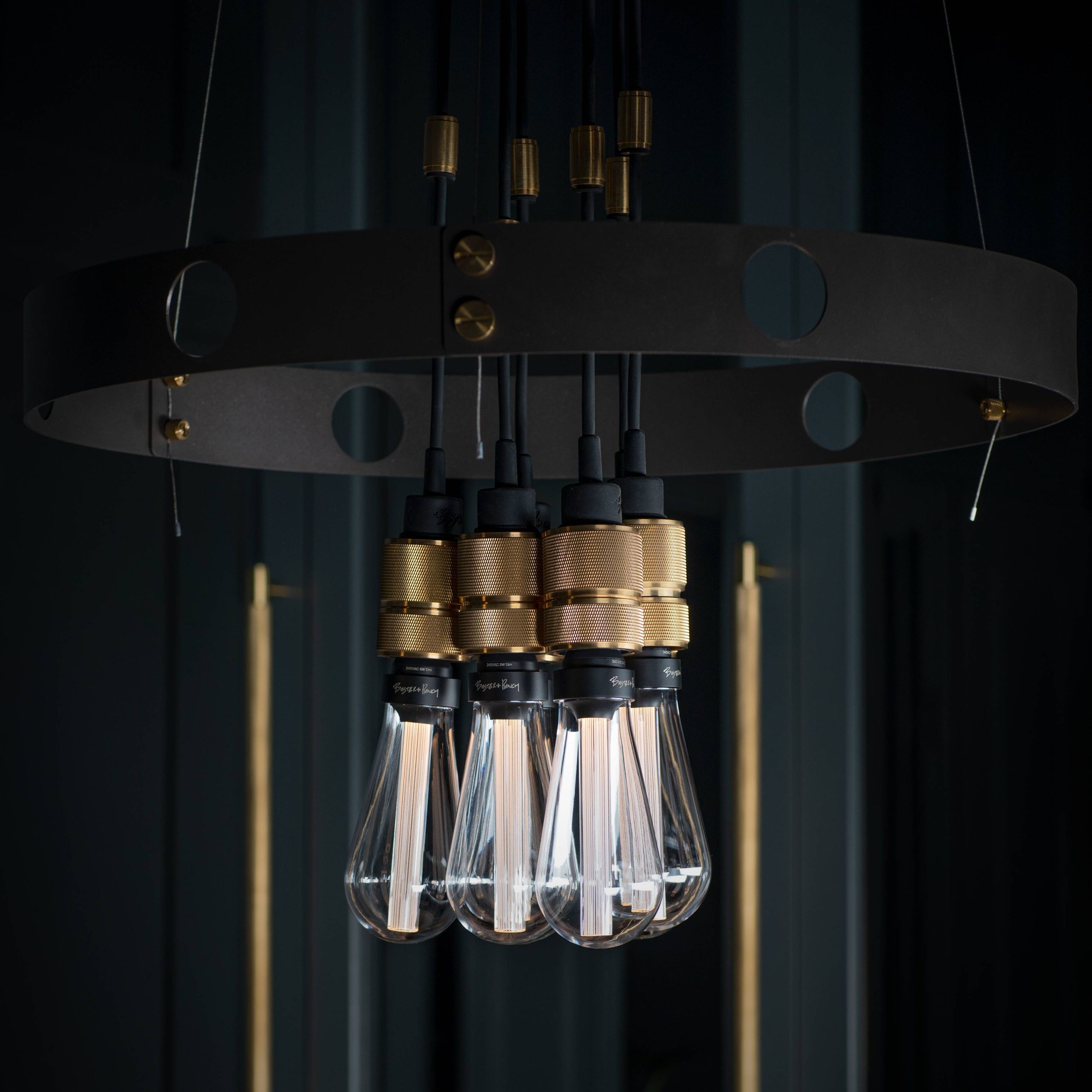 HERO LIGHT / CROSS / GRAPHITE / BRASS - 30" - Image 2