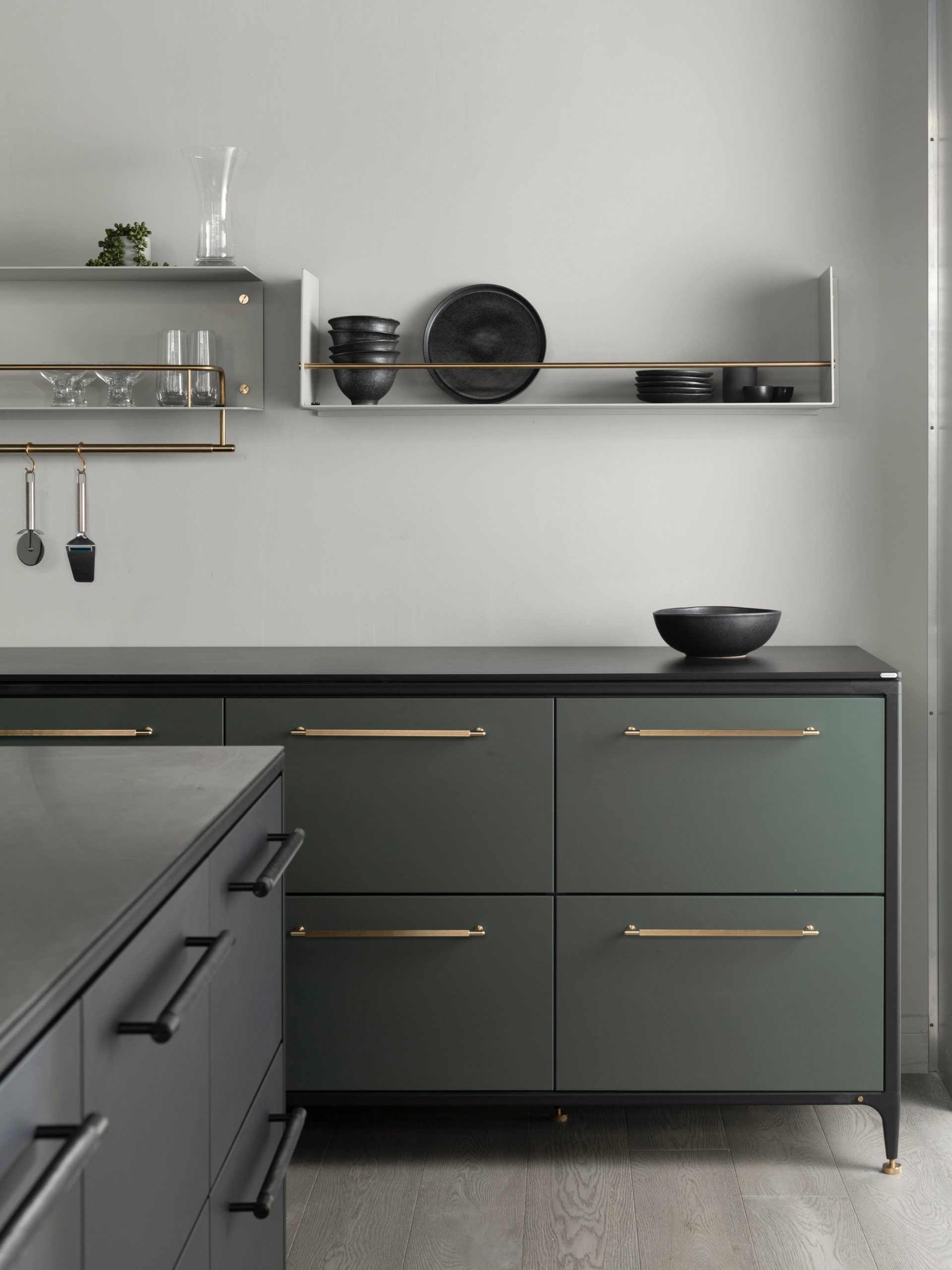 KITCHEN SHELF / GIRDER / STONE / BRASS - Image 2