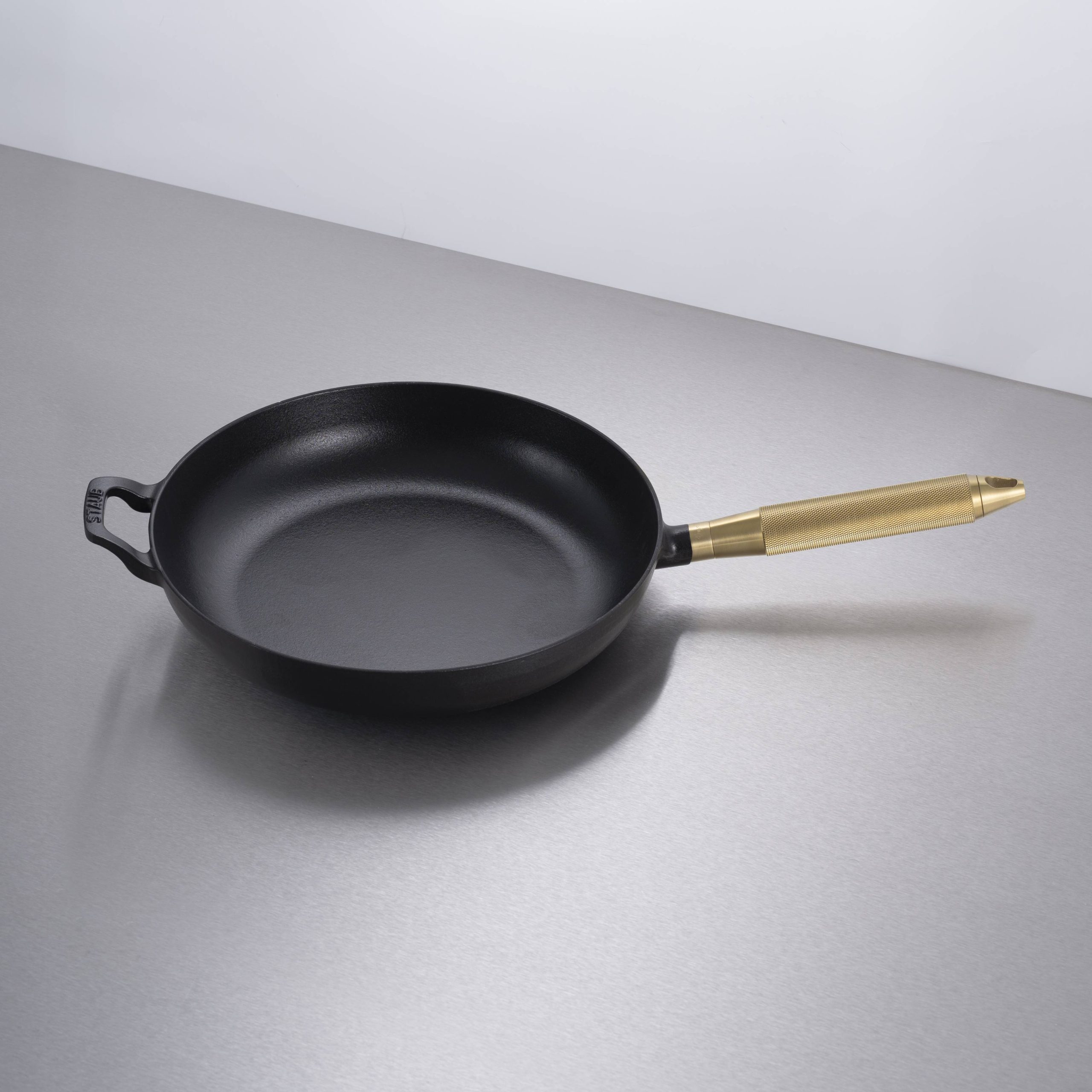 PAN / 11.02 INCHES / CROSS / STAUB / BRASS