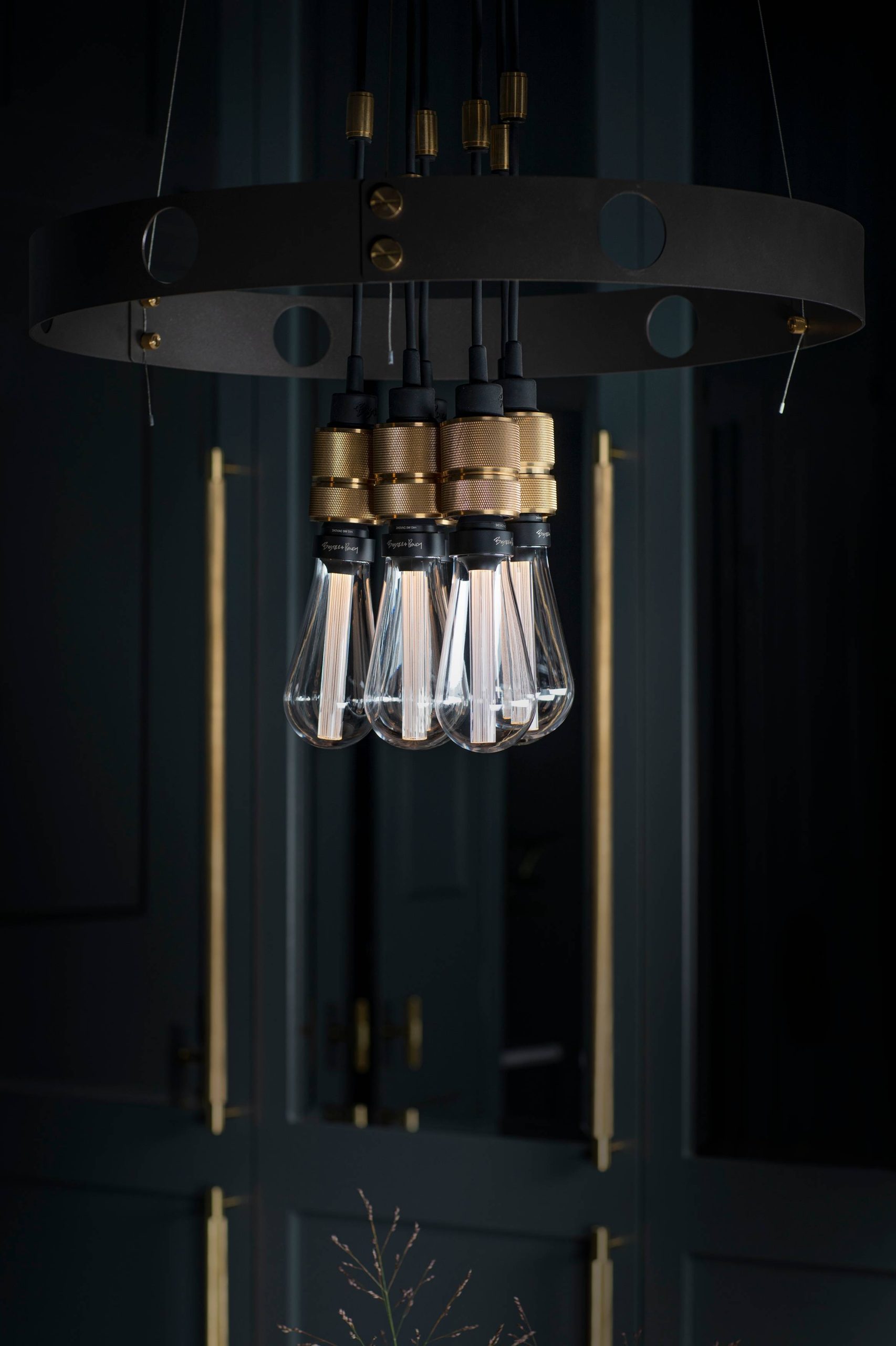 HERO LIGHT / CROSS / GRAPHITE / BRASS - 30" - Image 5