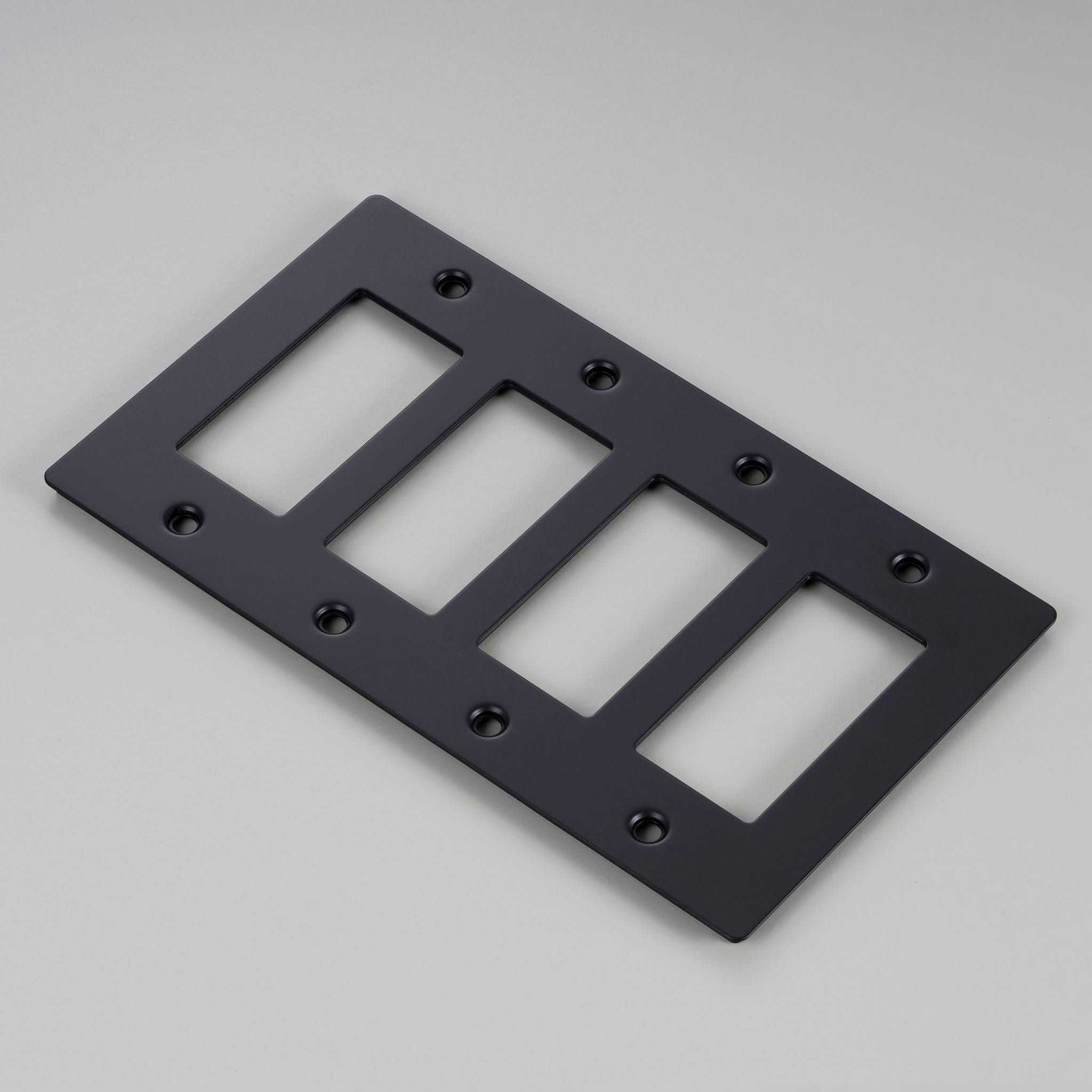 4G PLATE / WITHOUT LOGO / BLACK
