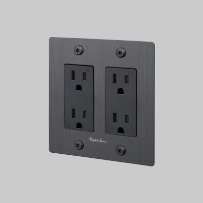 2G DUPLEX OUTLET / LINEAR / WITH LOGO / SMOKED BRONZE