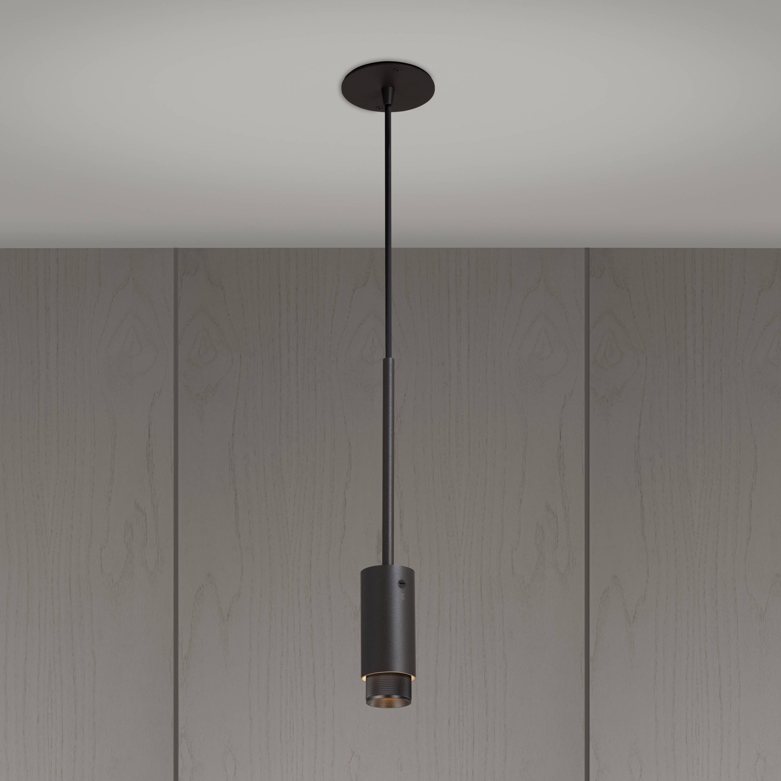 EXHAUST PENDANT / CROSS / GRAPHITE / SMOKED BRONZE