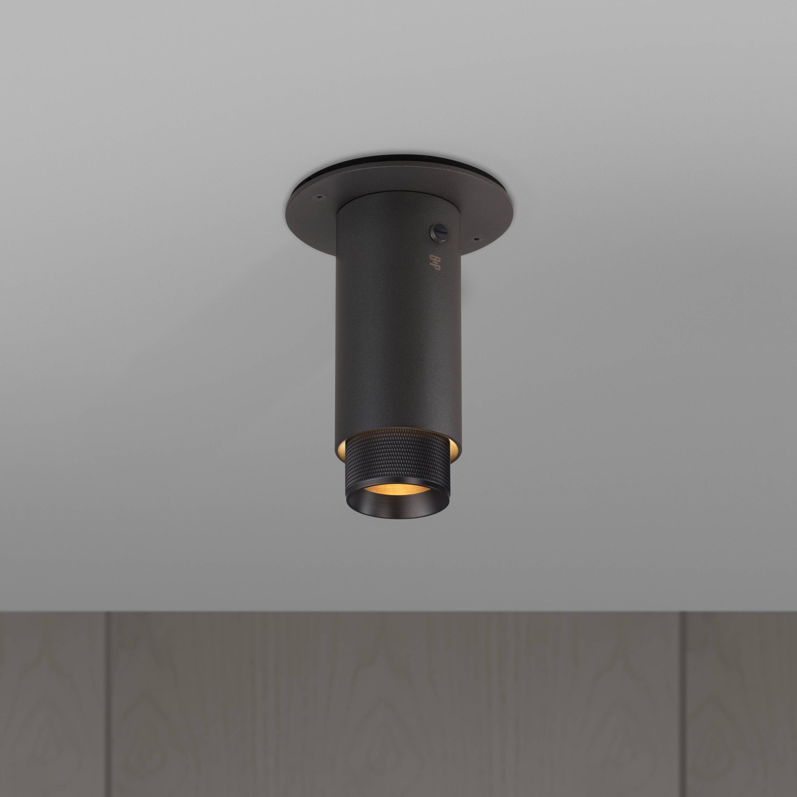 EXHAUST SURFACE / CROSS / GRAPHITE / SMOKED BRONZE